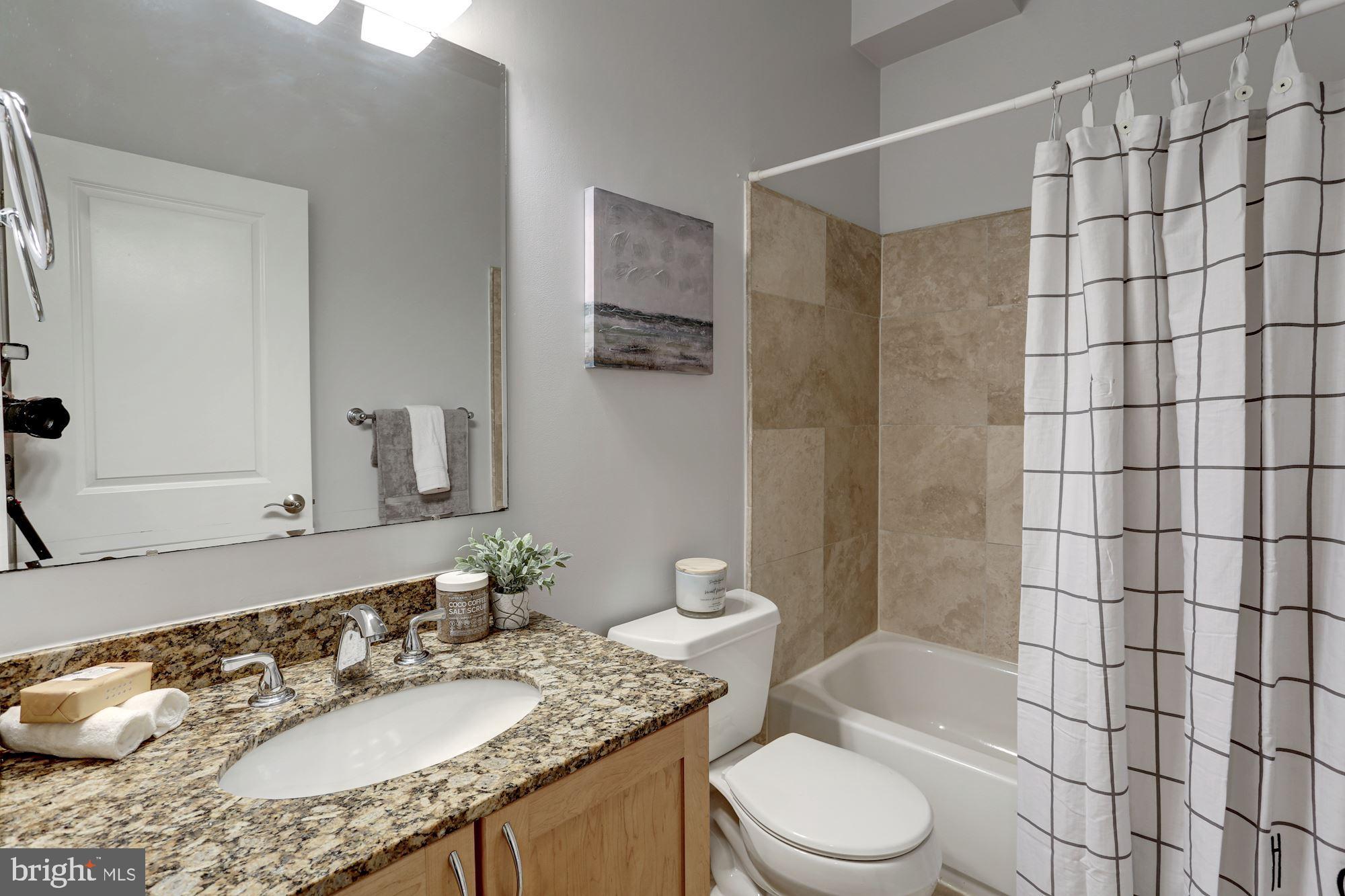 2713 Ontario Road Northwest, Unit 3 Washington, DC 20009 - Photo 18 of 21 Bath #2