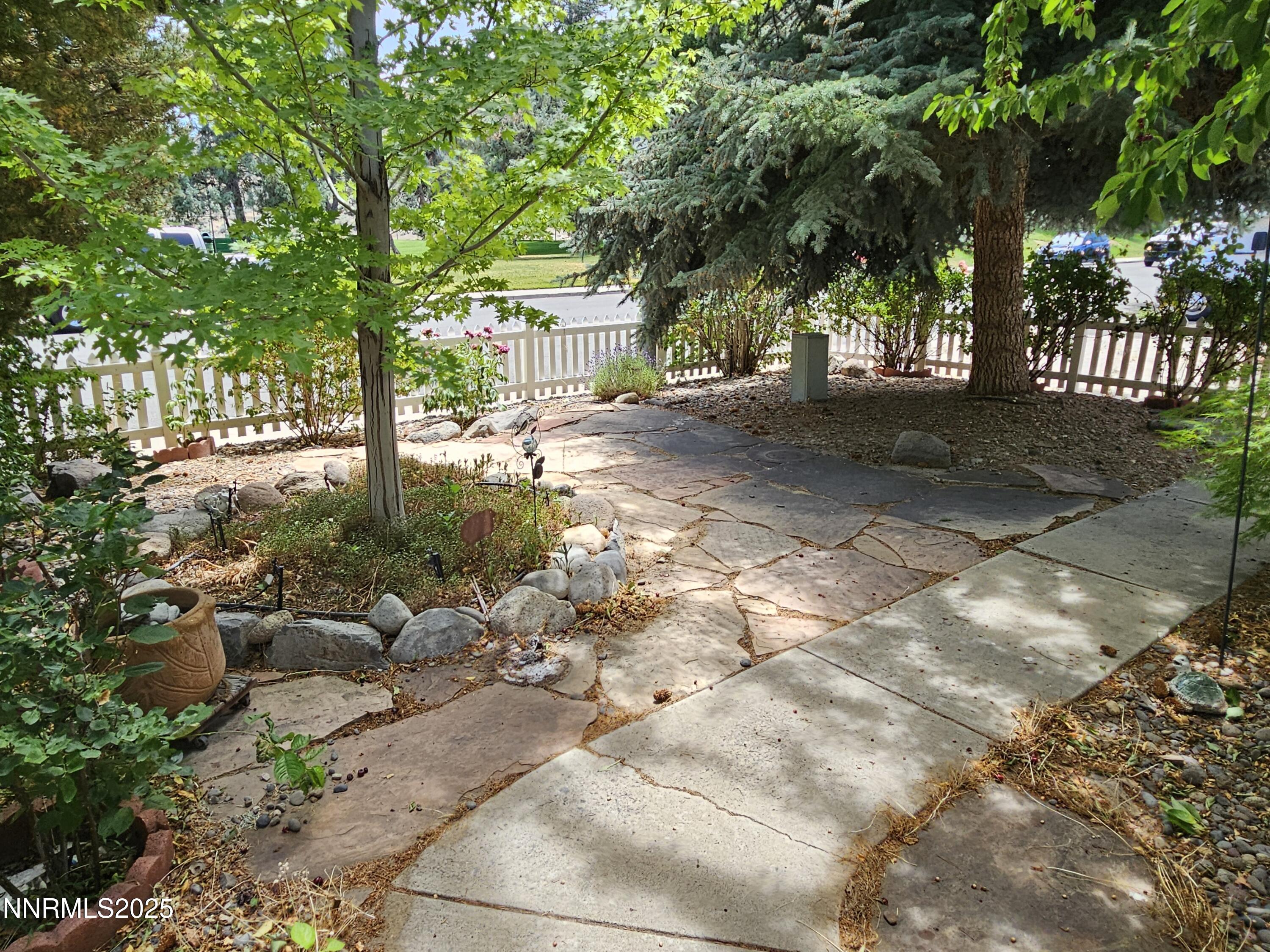 7555 Offenhauser Drive Reno, NV 89511 - Photo 4 of 35 20250620_124543
