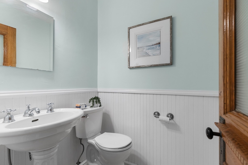 22 Prince Street Marblehead, MA 01945 - Photo 17 of 33