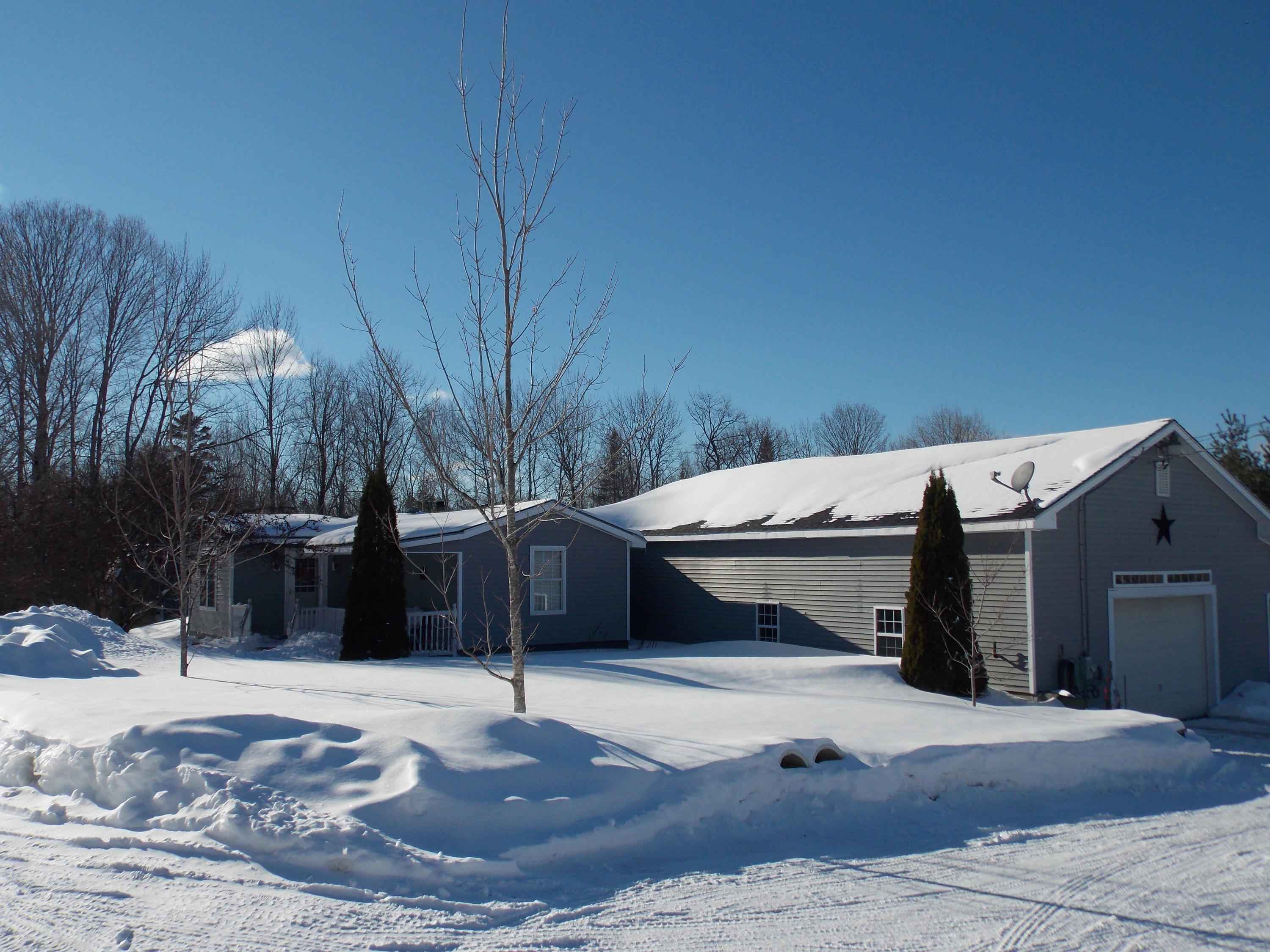 5 Armstrong Road Dexter, ME 04930 - Photo 1 of 55 Front View