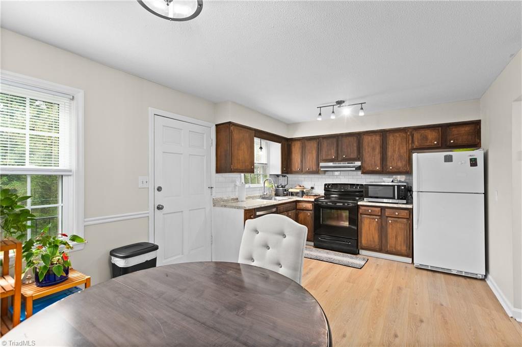 1007 Robinhood Road, Unit C High Point, NC 27262 - Photo 12 of 25