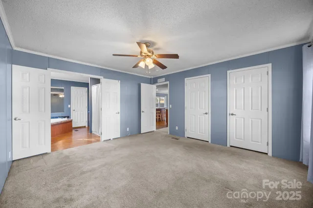 a view of empty room with window