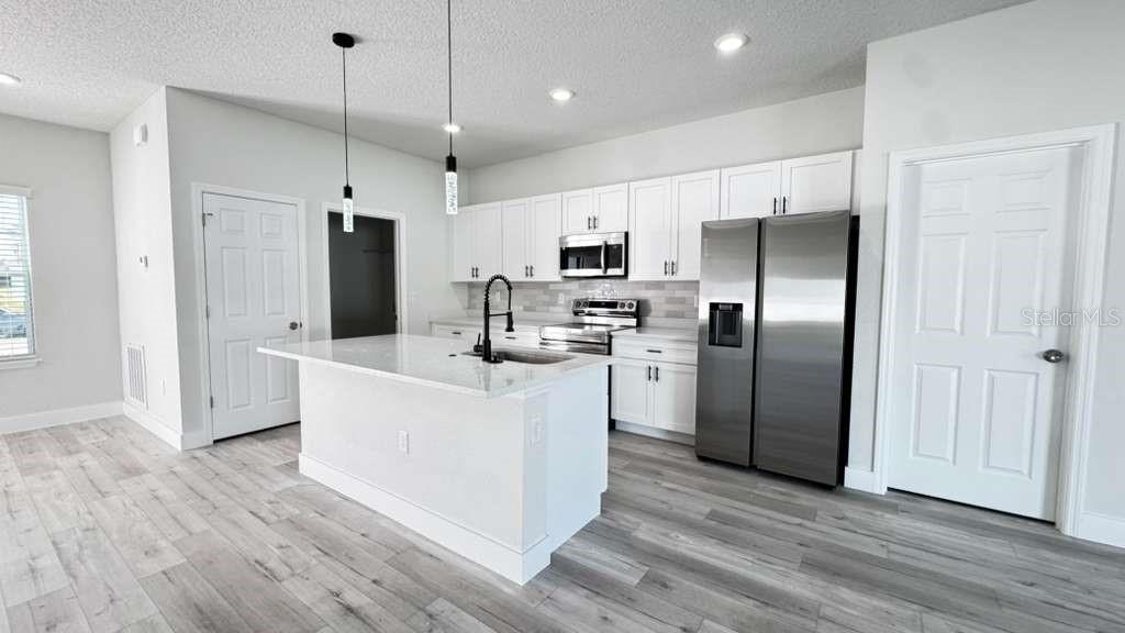 17046 Southwest 44th Circle Ocala, FL 34473 - Photo 8 of 48