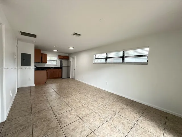 $1,895 | 1045 Northeast 10th Avenue, Unit 1, Fort Lauderdale, FL 33304