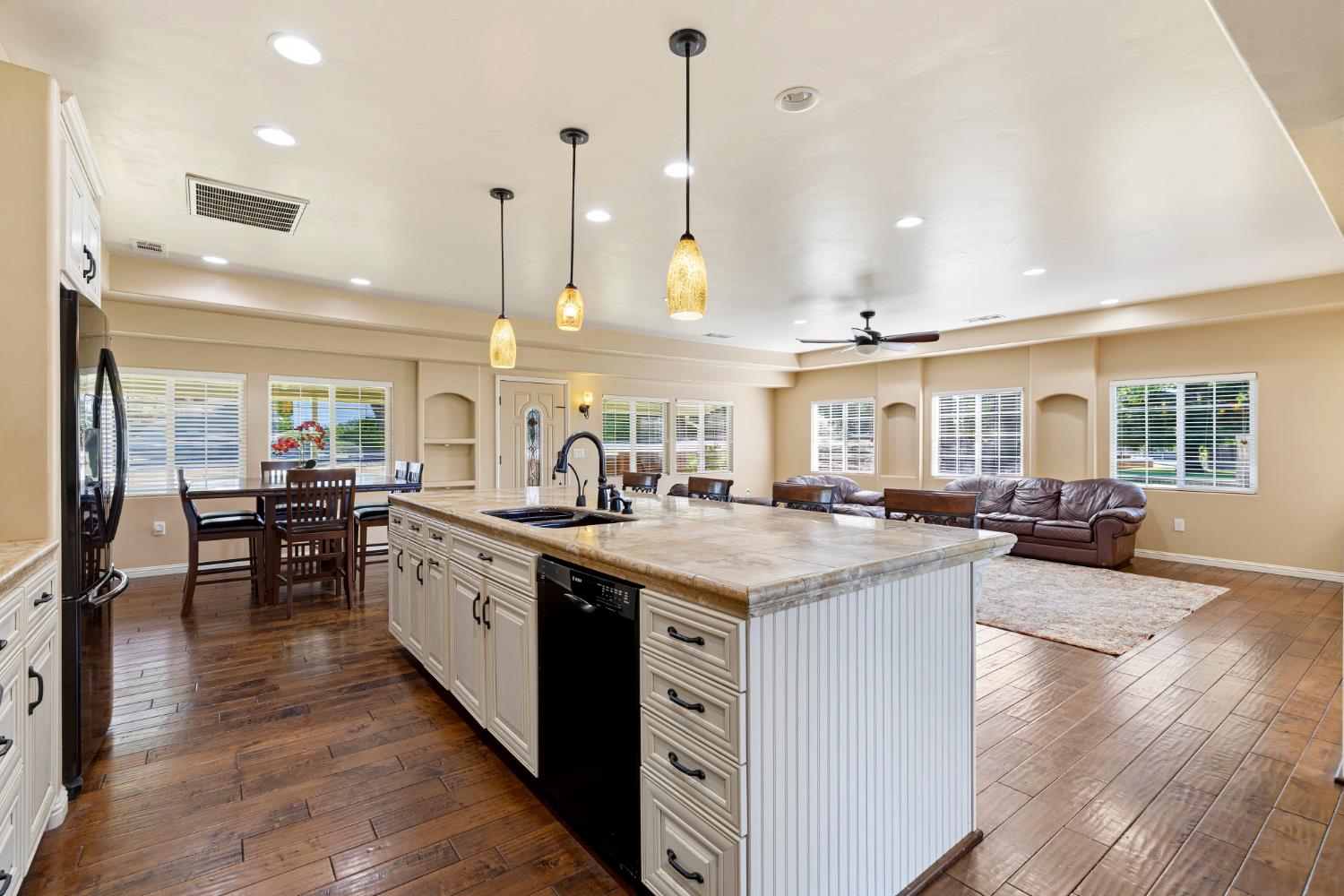 8723 Phoenix Avenue Fair Oaks, CA 95628 - Photo 13 of 63