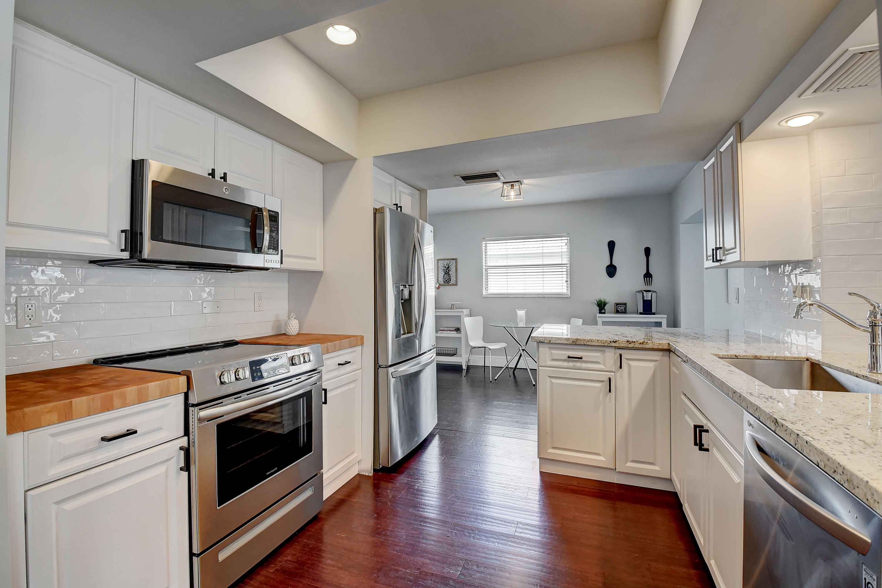 1167 Southwest 3rd Street Boca Raton, FL 33486 - Photo 9 of 28 KITCHEN