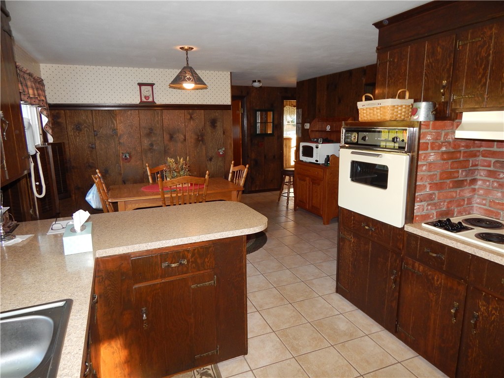 184 Nimitz Road Woonsocket, RI 02895 - Photo 11 of 27
