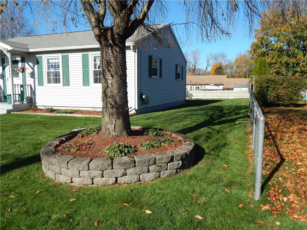 184 Nimitz Road Woonsocket, RI 02895 - Photo 4 of 27