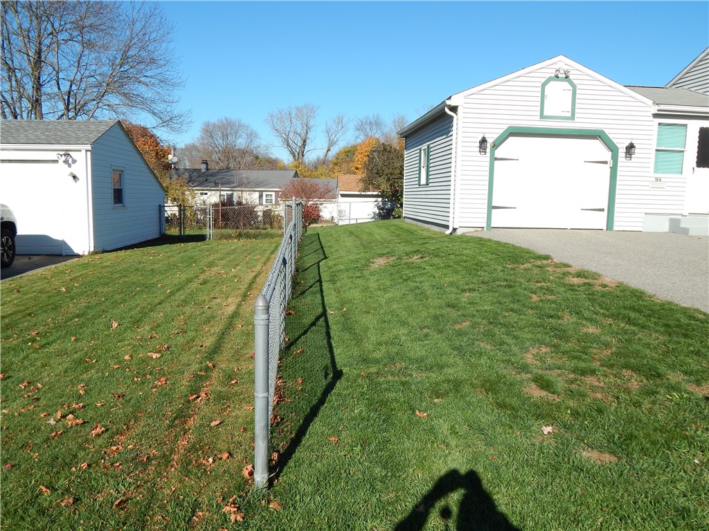184 Nimitz Road Woonsocket, RI 02895 - Photo 7 of 27