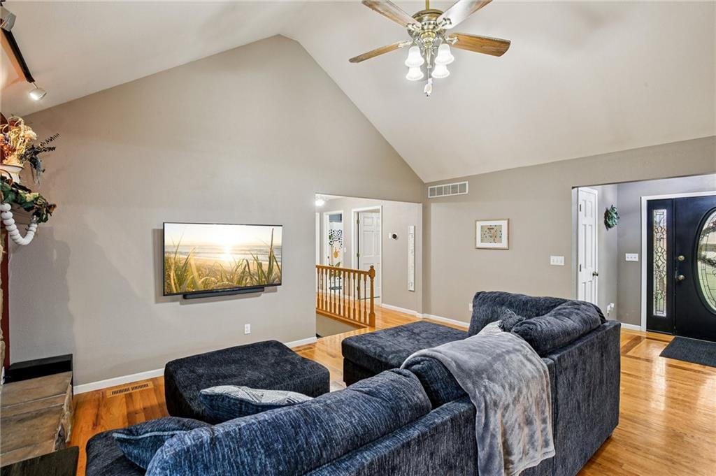 4547 Wallace Road McLouth, KS 66054 - Photo 6 of 42