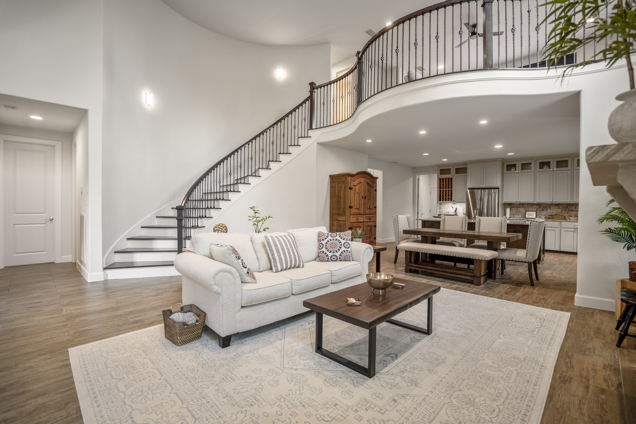3202 Ozark Street Houston, TX 77021 - Photo 5 of 31 Striking staircase makes an unforgettable first impression.