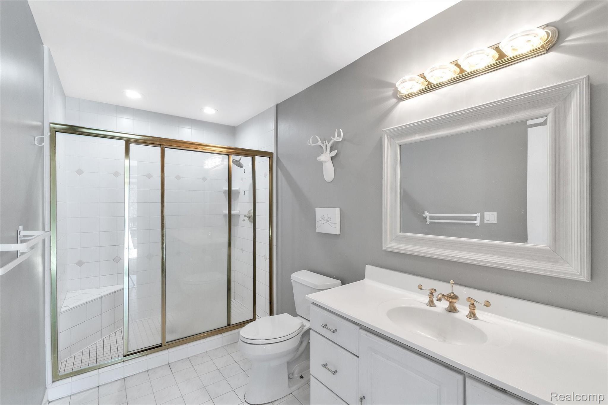 34412 Quaker Valley Road Farmington, MI 48331 - Photo 25 of 57 32-34412-Quaker-vallet-Rd-WindowStill-Real-Estate-Photography-32.jpg