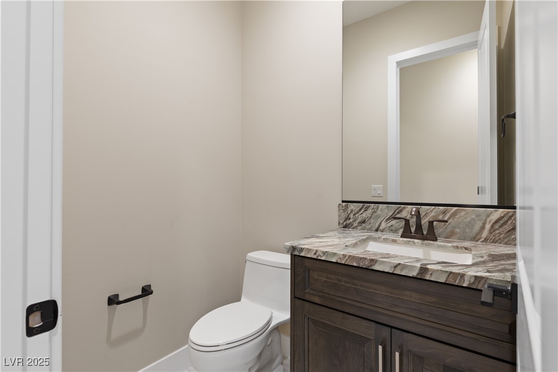 9865 Bright Angel Way Las Vegas, NV 89149 - Photo 42 of 98 Hall bathroom