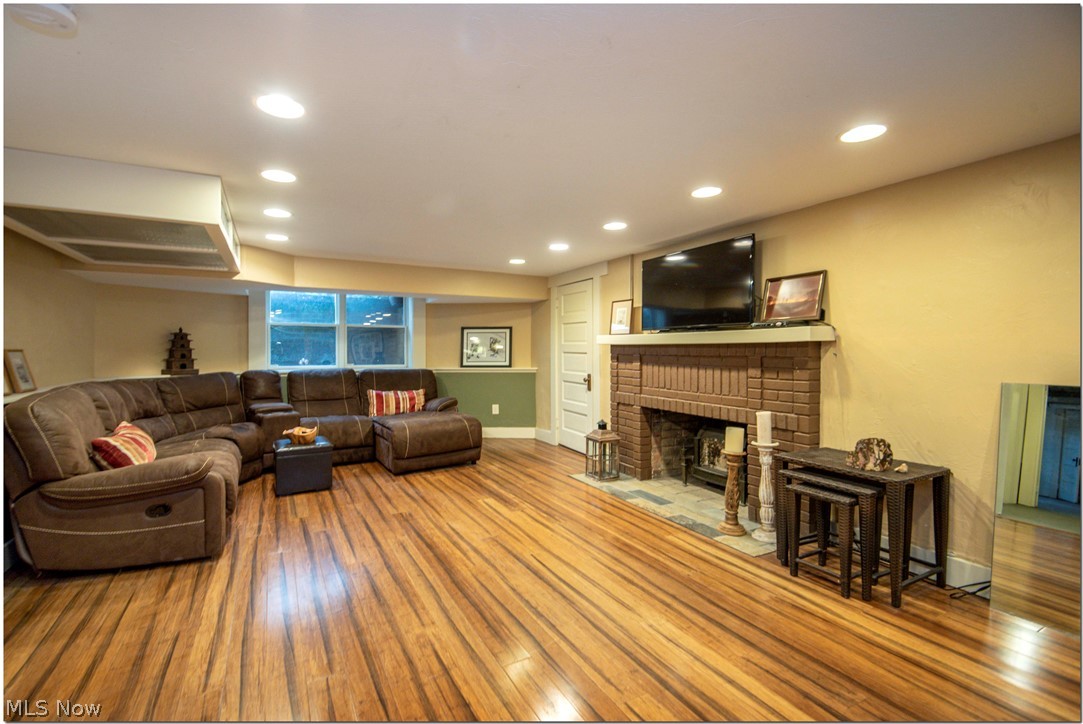 2918 Winthrop Road Cleveland, OH 44120 - Photo 30 of 34