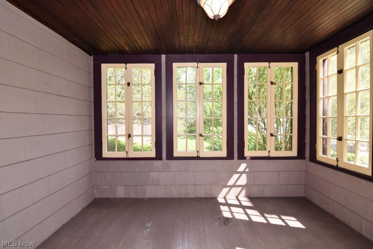 3549 Cedarbrook Road University Heights, OH 44118 - Photo 15 of 47 First Floor Screened Porch