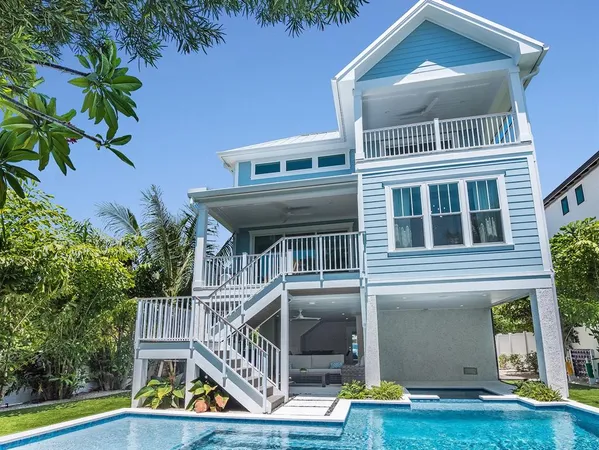 $3,150,000 | 419 Alamanda Road, Anna Maria, FL 34216