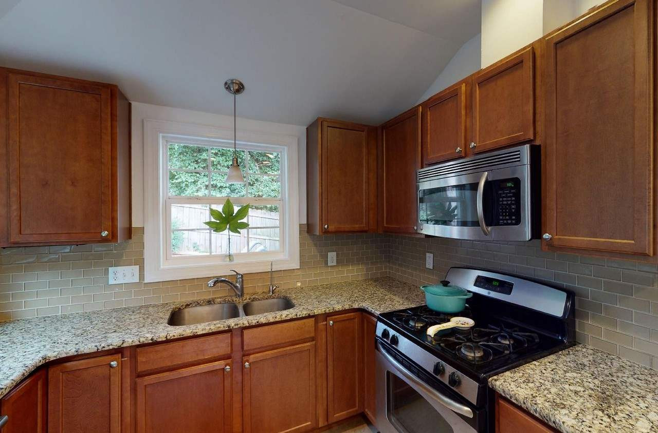 2706 Gordon Street Raleigh, NC 27608 - Photo 6 of 17 Photo 6