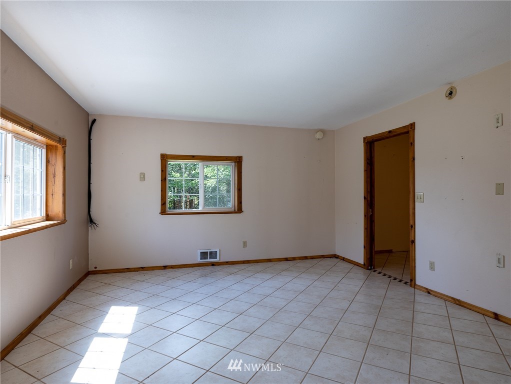 720 West Avery Road Winlock, WA 98596 - Photo 3 of 24