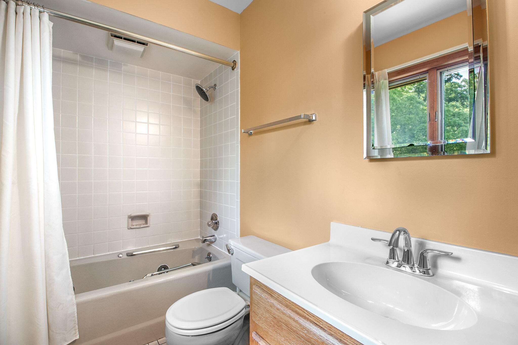 1121 Cheyenne Drive Crown Point, IN 46307 - Photo 11 of 18 a bathroom with a sink toilet and shower