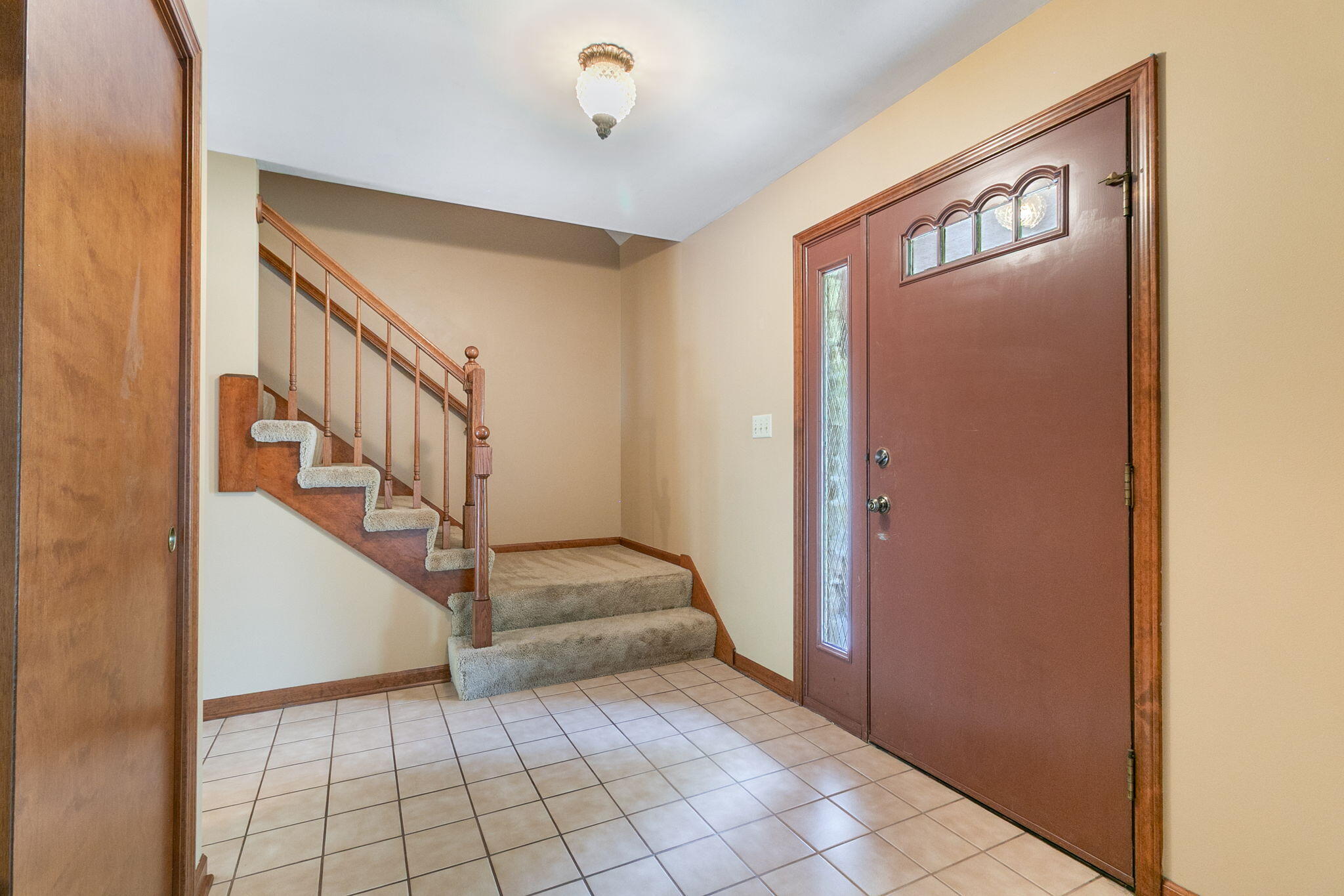 1121 Cheyenne Drive Crown Point, IN 46307 - Photo 3 of 18 a view of an entryway