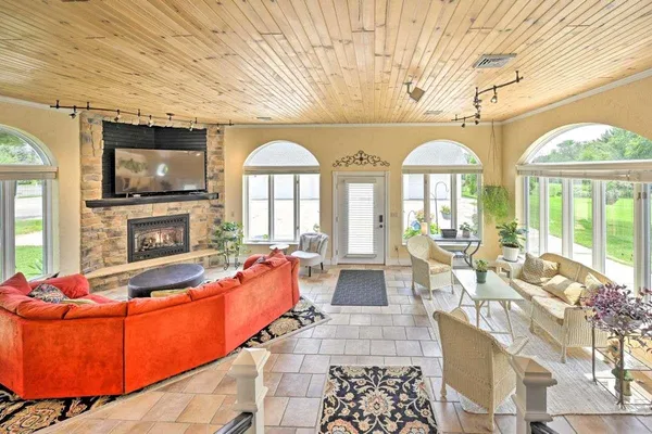 $1,200,000 | 106 Bowman Road, Wisconsin Dells, WI 53965