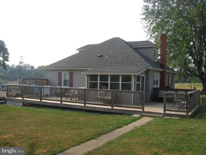 5315 Doubs Road Adamstown, MD 21710 - Photo 9 of 11 Deck