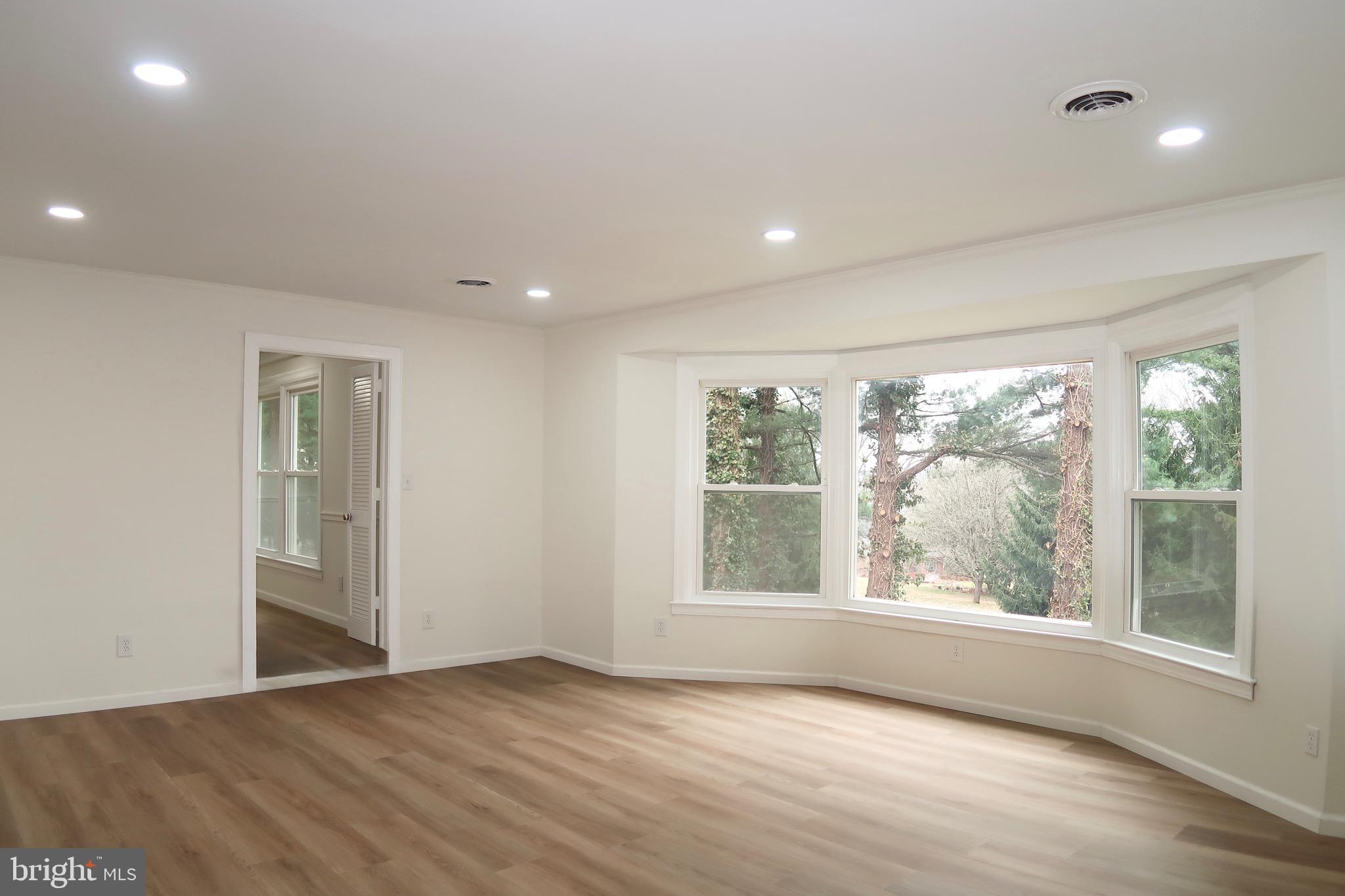 765 Witmer Road York, PA 17402 - Photo 6 of 35