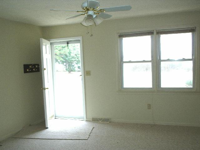 36 Ridge Court Williamston, SC 29697 - Photo 3 of 7 Gallery Image 3