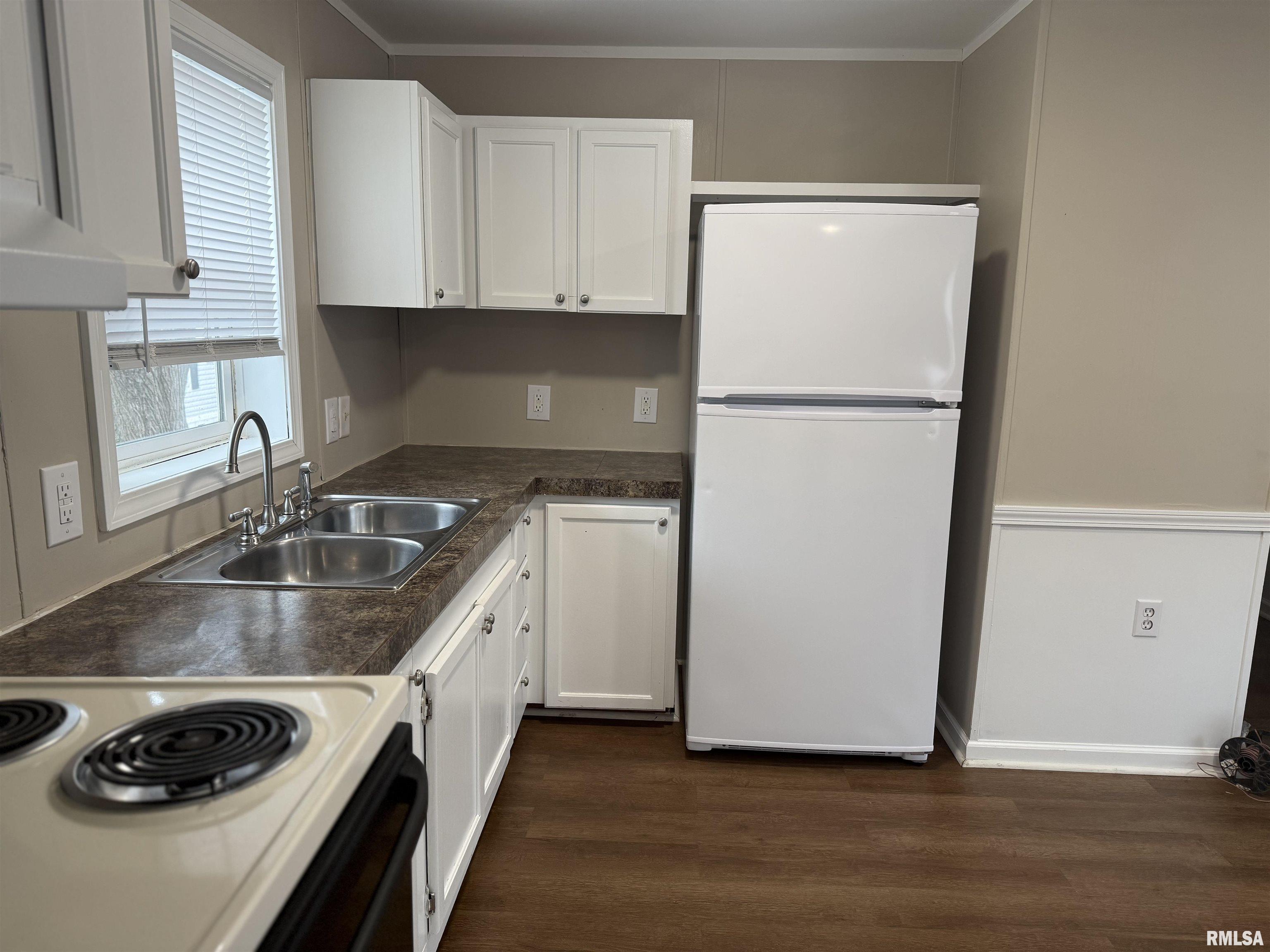 828 Jonathan Lane Quincy, IL 62305 - Photo 7 of 14