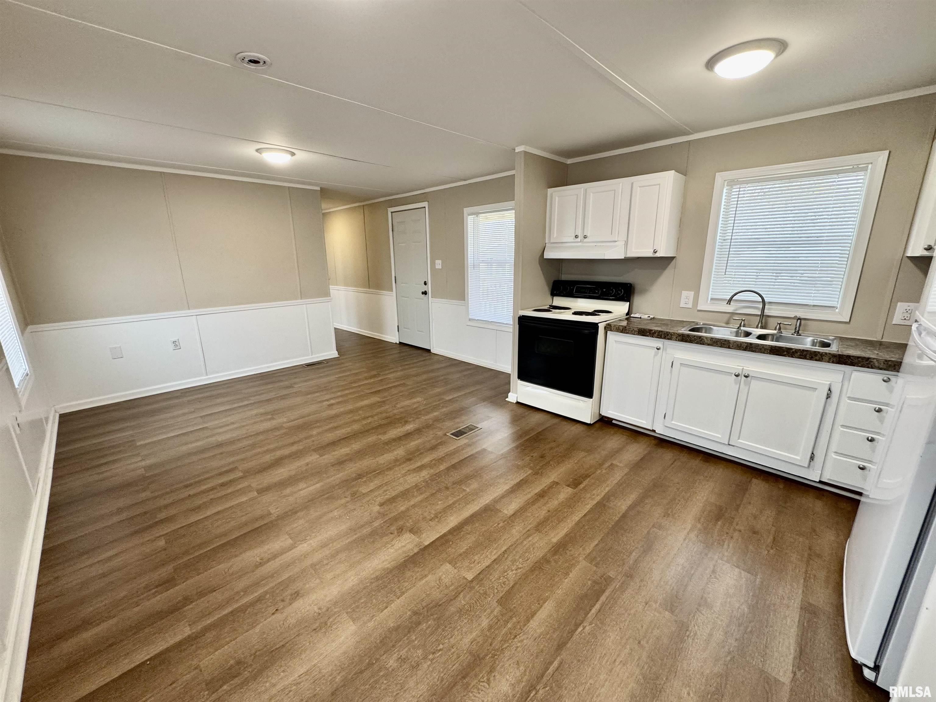 828 Jonathan Lane Quincy, IL 62305 - Photo 8 of 14
