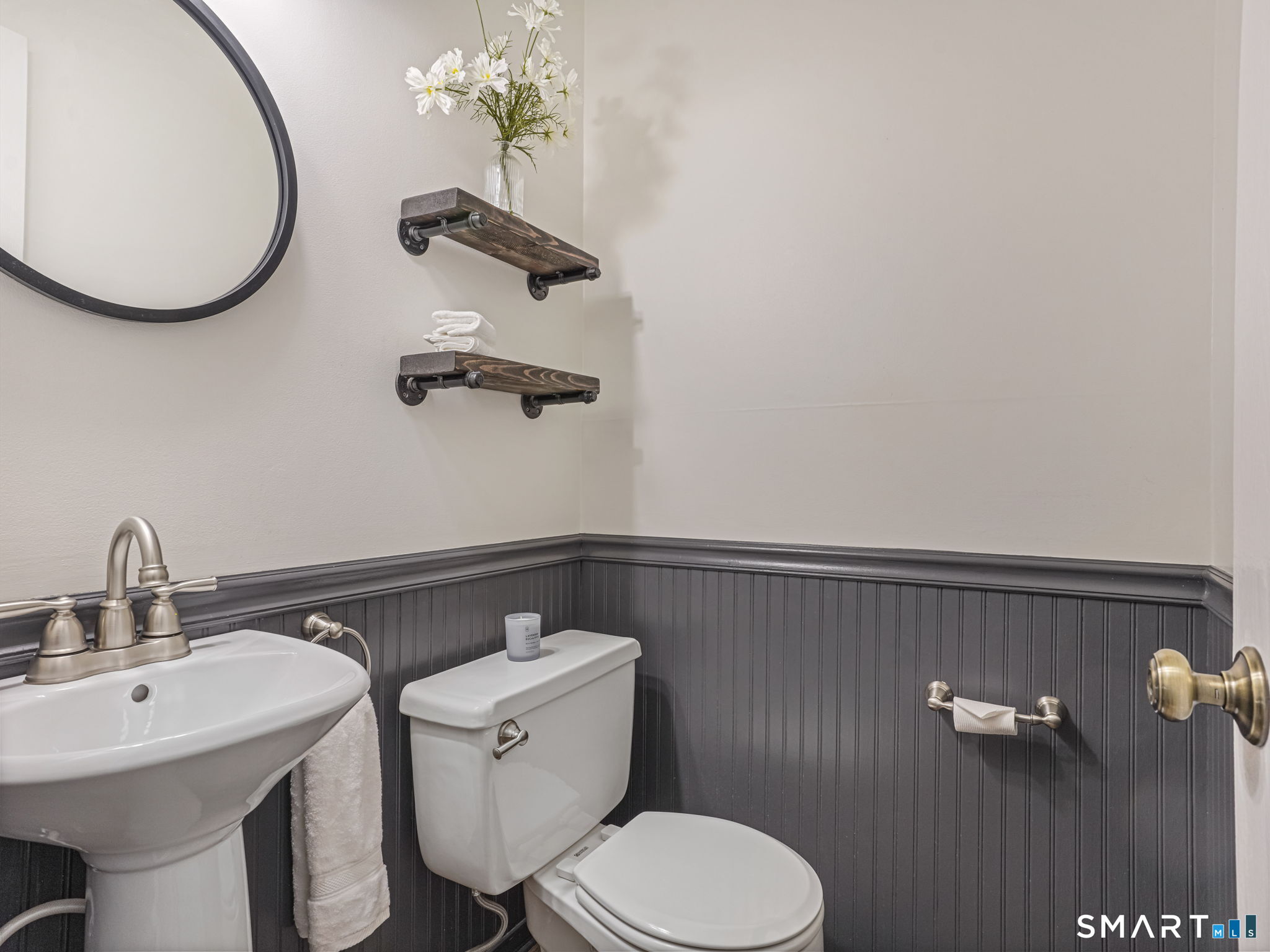 19 Colonial Road, Unit 6 Stamford, CT 06906 - Photo 12 of 29 Gallery Image 12