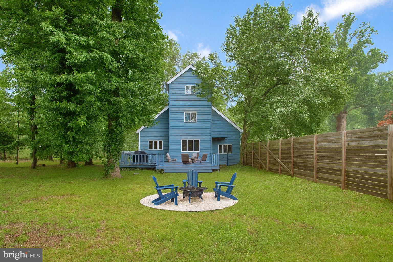 920 Old Annapolis Neck Road Annapolis, MD 21403 - Photo 50 of 58 a house view with a garden space