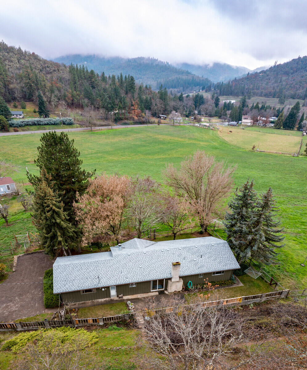 6674 Pioneer Road Medford, OR 97501 - Photo 54 of 68 22_PR_24_mls