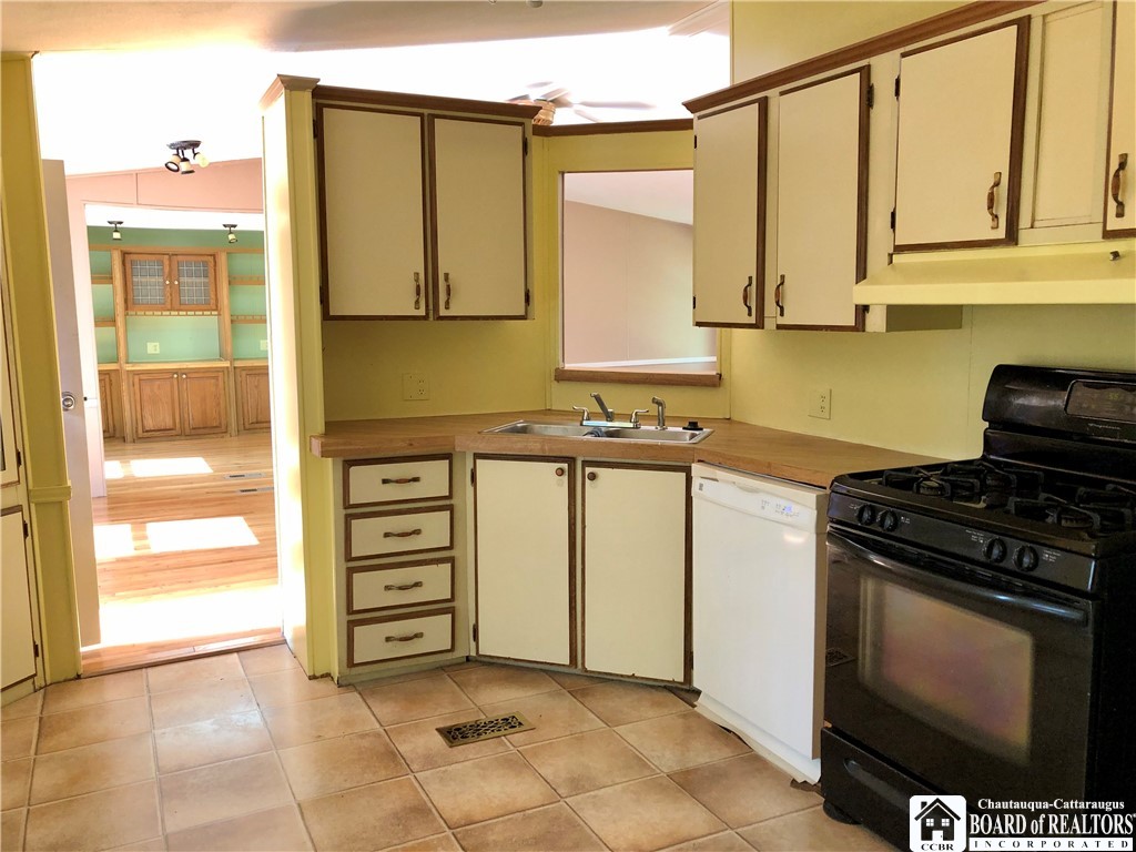 6031 Johnson Road Charlotte, NY 14782 - Photo 16 of 46