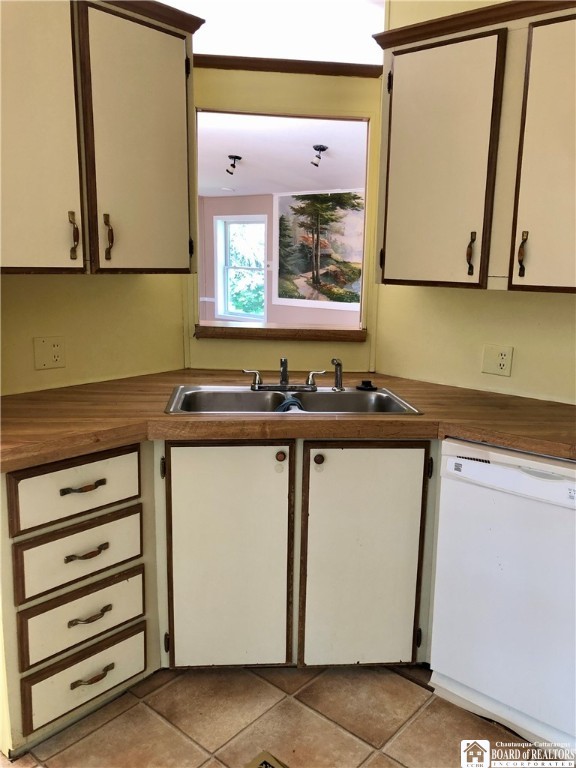 6031 Johnson Road Charlotte, NY 14782 - Photo 17 of 46