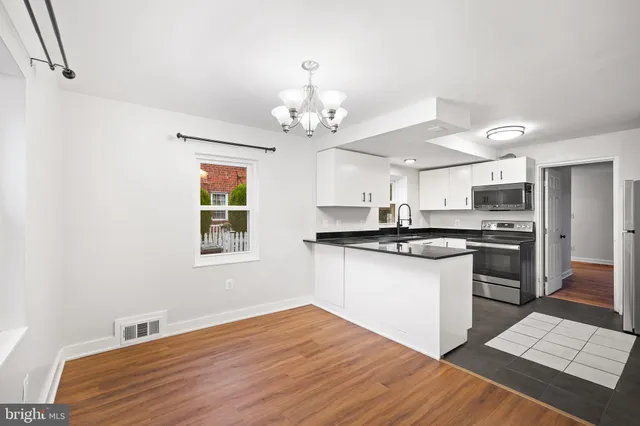 $825,000 | 1008 North Roosevelt Street, Arlington, VA 22205