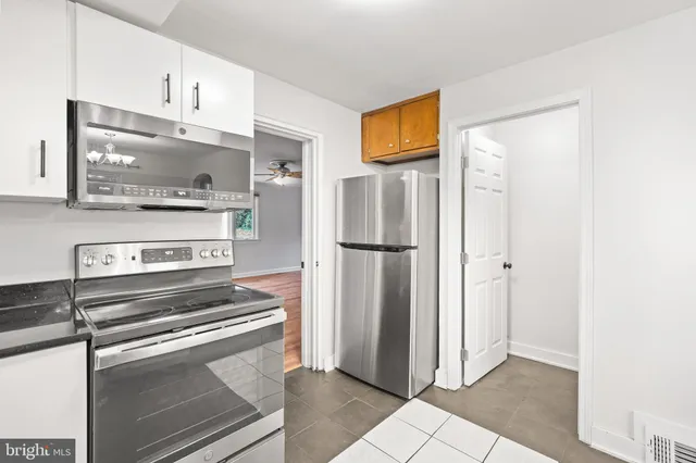 $825,000 | 1008 North Roosevelt Street, Arlington, VA 22205