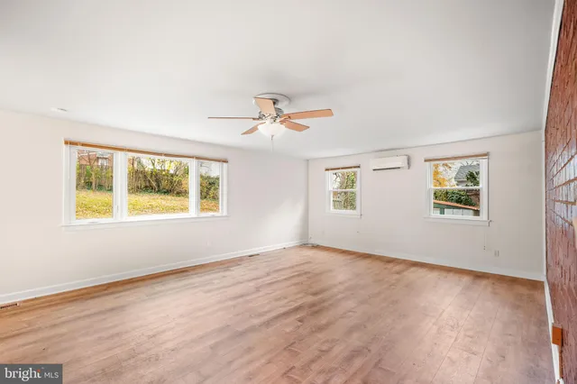 $825,000 | 1008 North Roosevelt Street, Arlington, VA 22205