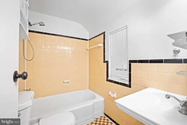 $825,000 | 1008 North Roosevelt Street, Arlington, VA 22205