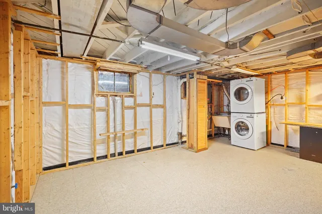 $825,000 | 1008 North Roosevelt Street, Arlington, VA 22205