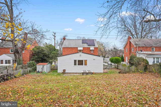 $825,000 | 1008 North Roosevelt Street, Arlington, VA 22205