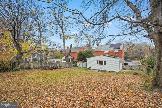 $825,000 | 1008 North Roosevelt Street, Arlington, VA 22205