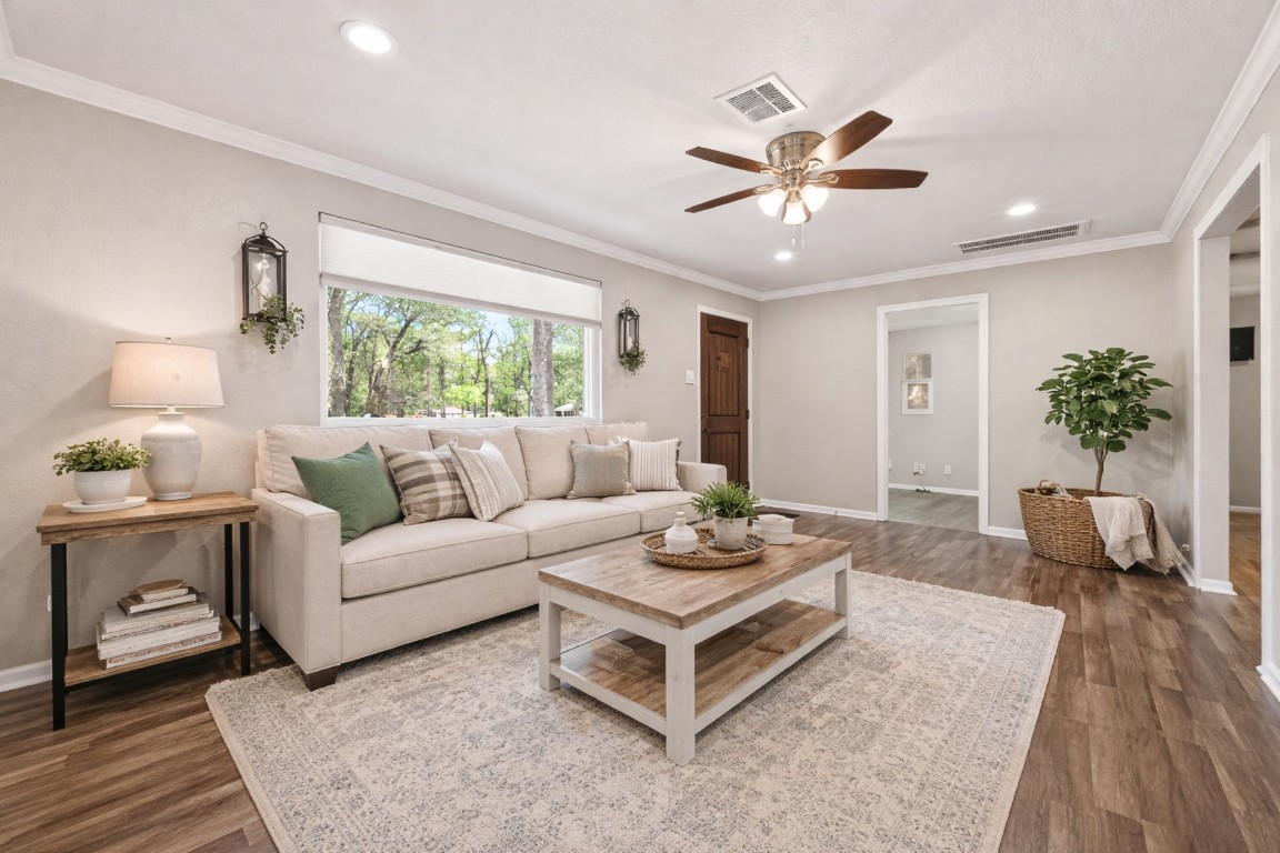1619 Ashway Street Conroe, TX 77385 - Photo 5 of 40 Virtually staged view of living room