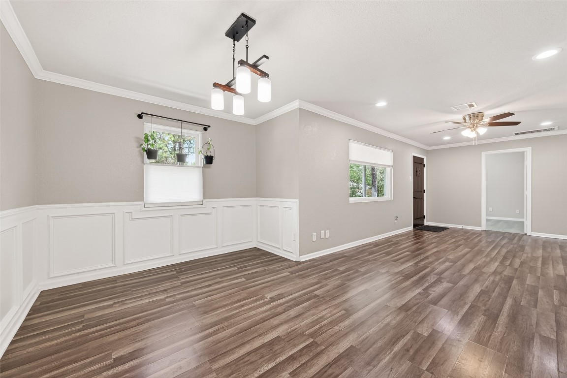 1619 Ashway Street Conroe, TX 77385 - Photo 8 of 40