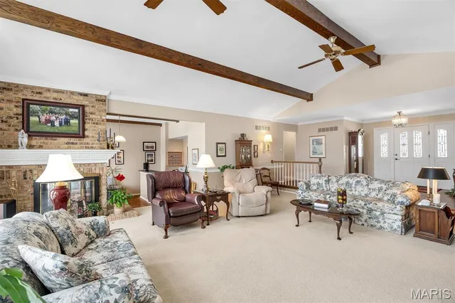 $975,000 | 231 Pennington Lane, Clarkson Valley, MO 63005