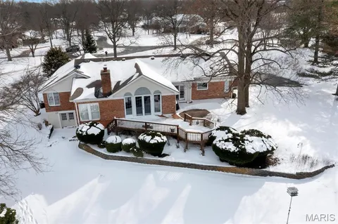 $975,000 | 231 Pennington Lane, Clarkson Valley, MO 63005