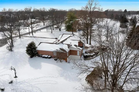 $975,000 | 231 Pennington Lane, Clarkson Valley, MO 63005