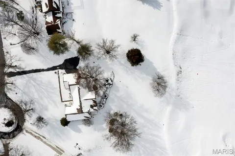 $975,000 | 231 Pennington Lane, Clarkson Valley, MO 63005