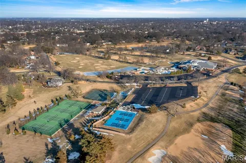 $975,000 | 231 Pennington Lane, Clarkson Valley, MO 63005