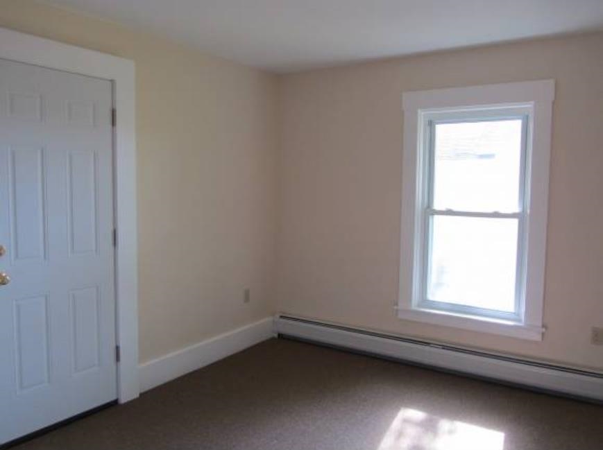 84 Carpenter Street Keene, NH 03431 - Photo 8 of 9